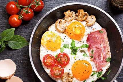 Посуда с дизайнерским рисунком